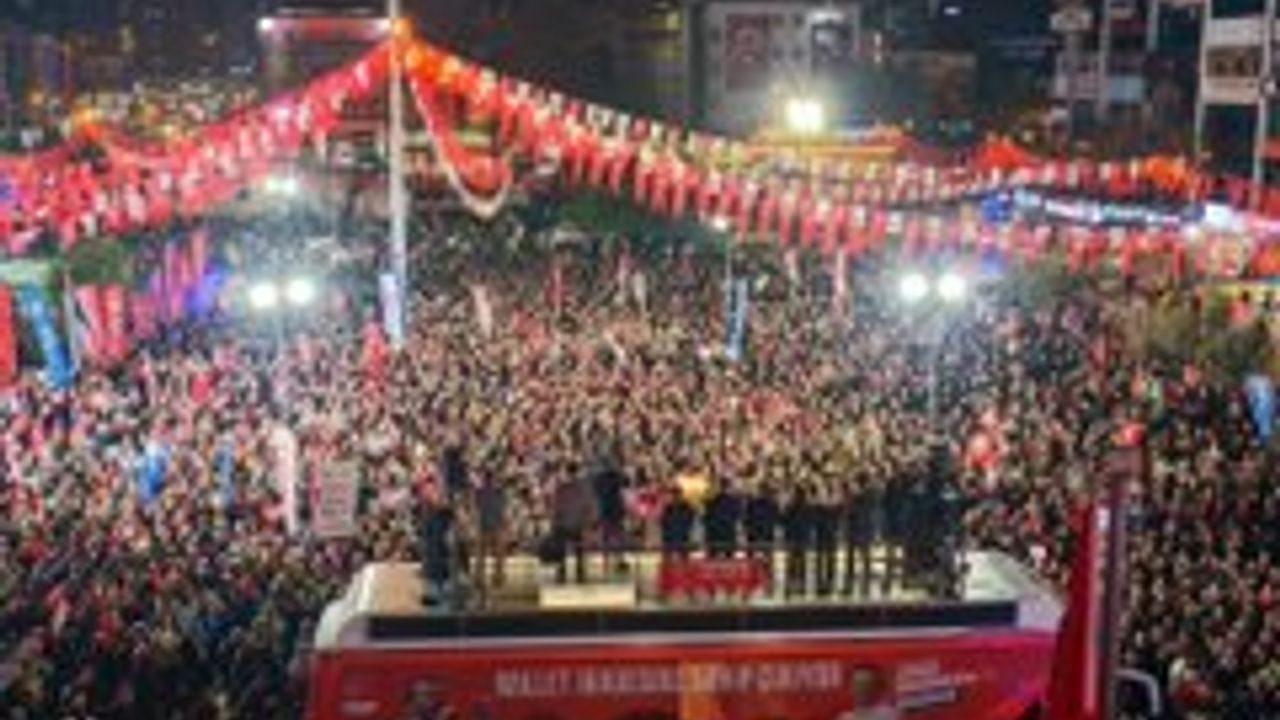 Özel,  Esenyurt'ta konuştu: Bunun adı suç değildir, demokrasidir, demokratik siyasettir