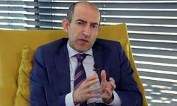 "Danışmanlığını yaptığını söylediği Dinçer'in başkanlığı döneminde ilkokuldaydı"