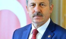 5 kişi, 3'ü sopalı ve silahlı gelmiş