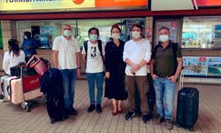 Korsan saldırısından kurtulan 3 denizci Türkiye'ye uğurlandı