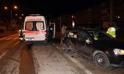 Hamile kadın kaza sonrası ambulansta doğum yaptı