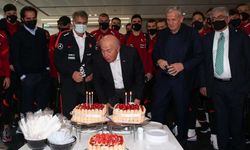 TFF Başkanı Nihat Özdemir'e doğum günü sürprizi