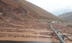 Hakkari- Van karayolunda heyelan, Erciş'te 13 köyde taşkın