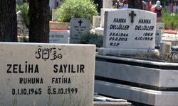 Katolik lider, üç semavi dinden vatandaşların defnedildiği mezarlıkta bayramlaştı