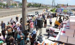 Market açılışında 'indirim' izdihamı; koronavirüs önlemleri unutuldu