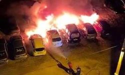 Otoparktaki araçlar böyle yandı