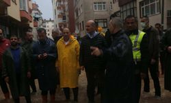 Ordu'da sağanak etkili oldu, yollar göle döndü, Rize ve Artvin'de yağışlar sertleşti