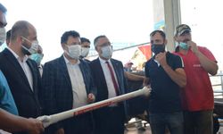 Sosyal mesafe çubuğuyla kurban pazarlığı