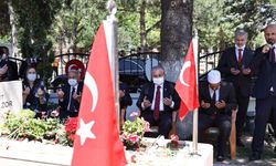 TBMM Başkanı Şentop'tan 15 Temmuz Şehitliği ziyareti