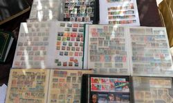 50 yılda 200 bin pul biriktirdi