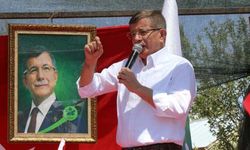 Davutoğlu Hakkari’de kanaat önderleri ile bir araya geldi: Hakkari’yi, Türkiye’nin İsviçresi yapacağız