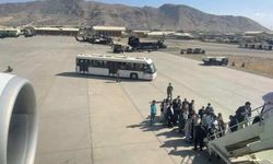 Afganistan'dan gelen Türkler Kabil Havalimanı'nın son halini görüntüledi