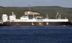 Çanakkale Boğazı, doğalgaz tankerinin geçişi sırasında tek yönlü kapatıldı