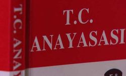 Yeni anayasa taslağında, "laiklik karşıtı eylemlerin odağı olmak" parti kapatma sebepleri arasından çıkarılıyor