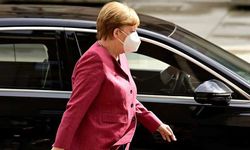 Merkel, Taliban ile tahliyeler konusunda müzakere edeceklerini açıkladı