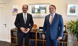 Cumhurbaşkanlığı Sözcüsü Kalın, AB Komşuluk ve Genişleme Komiseri ile görüştü
