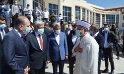 Erbaş: İnanç, ikinci plana atılmaya çalışılıyor