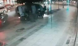 'Dur' ihtarına uymayan otomobil sürücüsünü kovalayan polis ekibi kaza yaptı: 2 yaralı
