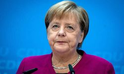 Almanya'da cumhurbaşkanı Merkel'den görevini sürdürmesini istedi