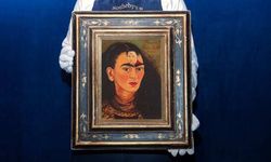 Frida Kahlo'nun otoportresi 34,9 milyon dolara alıcı buldu