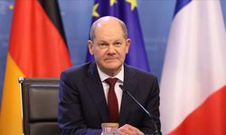 Almanya Başbakanı Olaf Scholz, hükümetin, Kuzey Akım 2'nin tescillenmesi sürecini durdurduğunu duyurdu