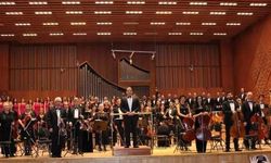 Başkent Oda Orkestrası, Cihat Aşkın ile sahnede
