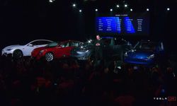 Elon Musk'ın açıklamasıyla Tesla hisseleri 126 milyar dolar düştü