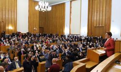 Akşener: Cumhuriyet tarihinin en büyük soygununa bilerek ve isteyerek göz yumdular