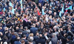Akşener: Beş maaş alıp, yan gelip yatan danışmanlar var sarayda. Haram zıkkım olsun