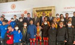 TBMM "Mahallede Maç Var" futbol turnuvasına katılan çocukların Ankara gezisi