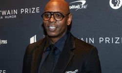 Amerikalı ünlü komedyen Dave Chappelle sahnede saldırıya uğradı