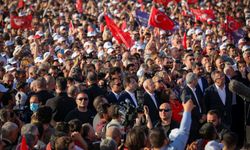 "Dindarı, dinsizi, sofusu, sufisi, Türkü, Kürdü, Arabı, Çerkezi, solcusu, sağcısı, liberali milliyetçisi; ülke elden gidiyor. Birlikte olmak zorundayız. Tıpkı Gazi Mustafa Kemal Atatürk önderliğinde kazanılan Milli Kurtuluş Savaşındaki gibi…"