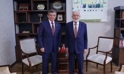 Ahmet Davutoğlu, Karamollaoğlu'nu ziyaret etti