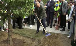 "İşlerine gelince yeşil edebiyatı yaparlar, işlerine gelmeyince burada olduğu gibi asfaltperestliğe, betonperestliğe soyunurlar"