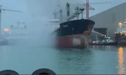 Yalova'da konteyner gemisindeki yangın söndürüldü