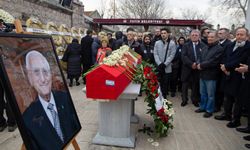 'Yaprak Dede' son yolculuğuna uğurlandı