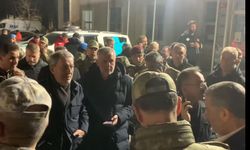 Bakanlar ve Genelkurmay Başkanı depreme toplantıda yakalandı