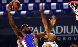 Anadolu Efes'in basketbolcusu hastaneye kaldırıldı
