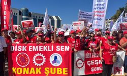 "Emeklilerin bir gün bile, bir saat bile bekleyecek tahammülü kalmadı"