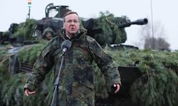 Almanya Savunma Bakanı: Avrupa, tehditlere karşı silahlanmalı