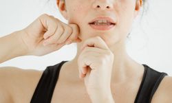 Araştırma: Aşırı alkol tüketen kişiler, daha az alkol tüketenlere göre daha erken felç geçirebiliyor