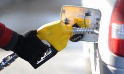Bugün motorin alan litresine dünden 2 lira 5 kuruş fazla ödeyecek