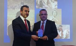 Tarihçi Dr. Naim Babüroğlu, Cumhuriyet kazanımlarını anlattı