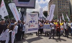 Haklarını isteyen öğretmenlere polisten sert müdahale