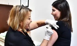 İzmir Büyükşehir Belediyesi HPV aşısı uygulamasını başlattı