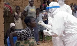 Ebola salgını yaşanan Kongo Demokratik Cumhuriyeti’yle olan sınırı kapattı