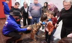 Trakya Üniversitesi'nde eğitimli köpeklerle sıcak buluşma