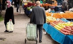 Beyoğlu Belediyesi'nden ihtiyaç sahibi emeklilere 10 bin TL pazar desteği