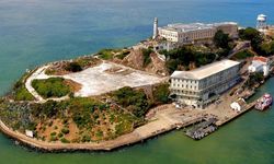 Trump, El Salvador'a özendi, Alcatraz'ı yeniden açma talimatı verdi