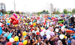 Babası 'Pek kimsemiz yok' dedi, binlerce kişi Ali Asaf ile balon uçurdu